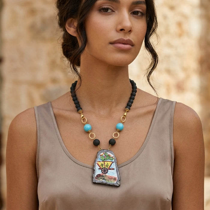 Cartoleria 4+1 - Collana Carretto Siciliano in Ceramica con Pietra Lavica e Turchese | Gioiello Artigianale Elegante