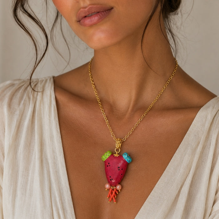Cartoleria 4+1 - Collana con Ciondolo Pala di Fico d’India Smaltata Multicolor - Gioiello Artigianale con Catena Dorata | Idea Regalo Donna