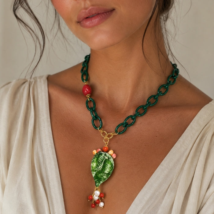 Cartoleria 4+1 - Collana con Pala di Fico d’India e Catena in Resina Verde - Gioiello Artigianale con Ciondolo Siciliano | Idea Regalo Donna