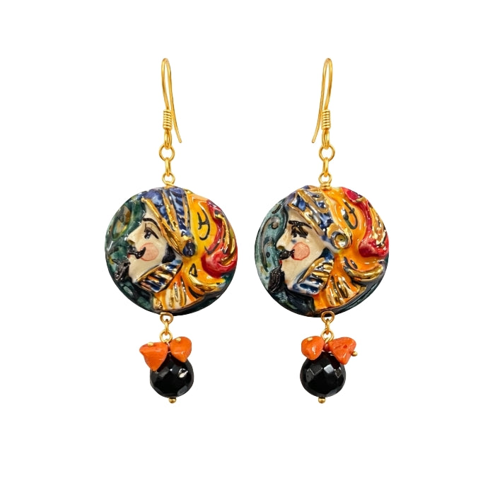 Cartoleria 4+1 - Orecchini Pendenti Pupi Siciliani in Ceramica Colorata | Gioielli Artigianali con Corallo e Pietra Nera